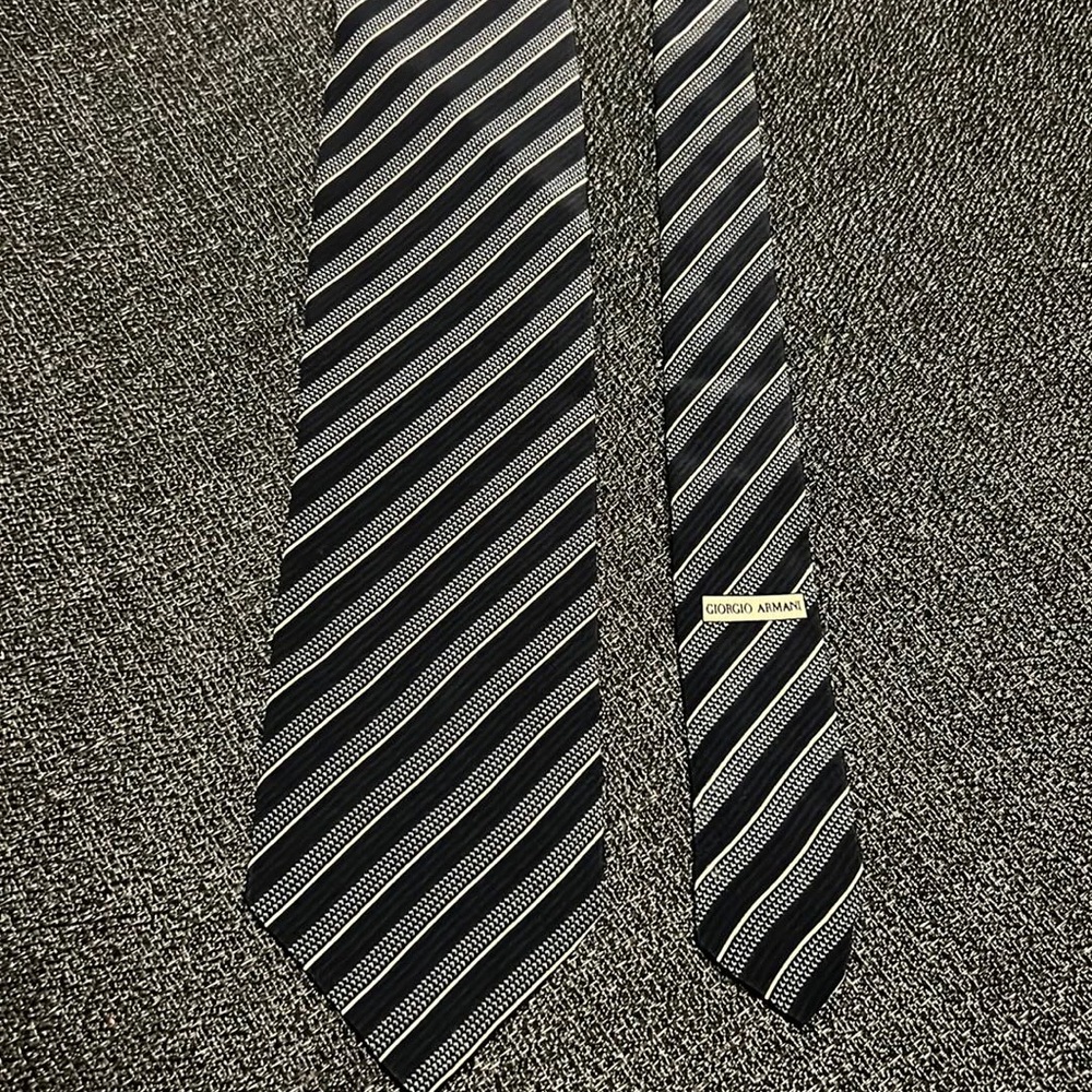 Giorgio Armani Silk Striped Tie in Navy